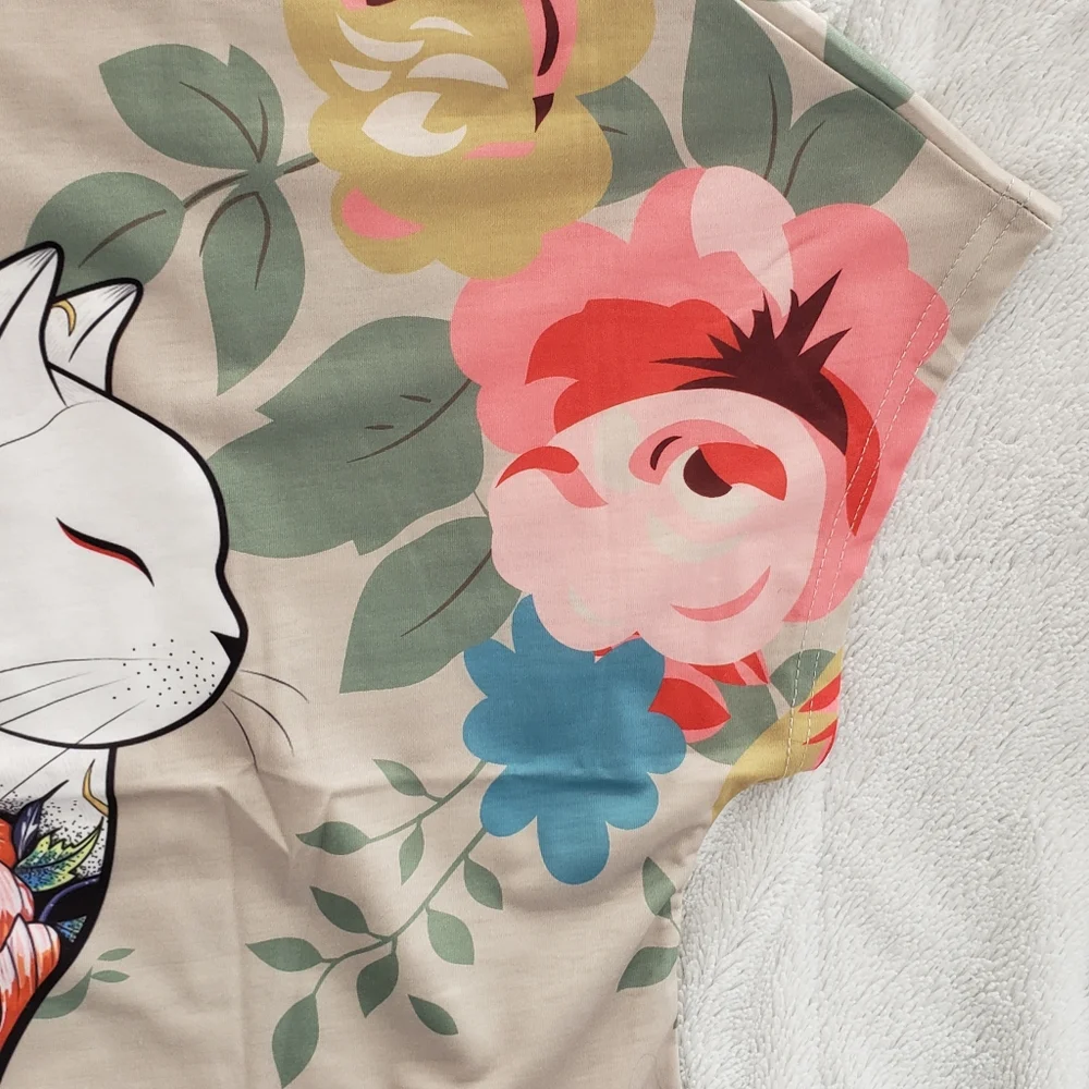 Anna-Kaci Beige Floral Cat Graphic Short Sleeve Tee
